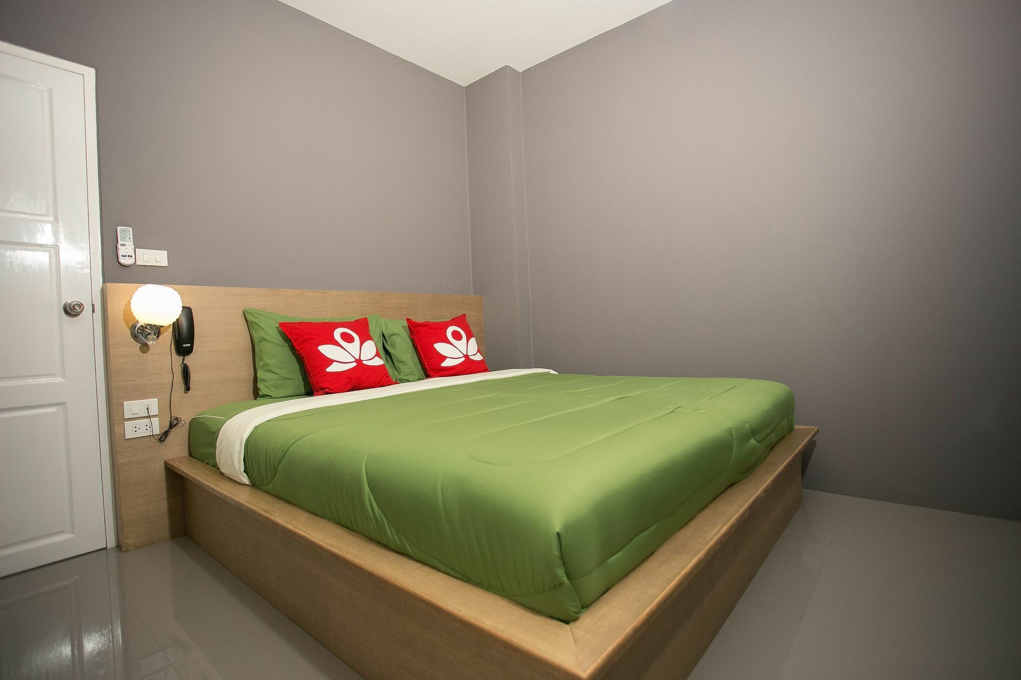 Oyo 127 D-Well Residence Hotel Bangkok Esterno foto